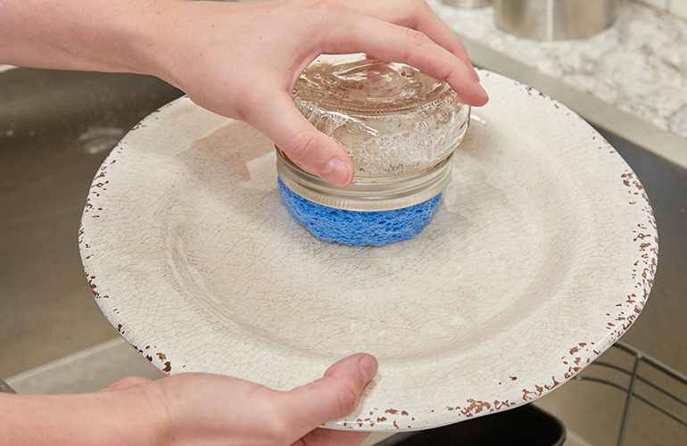 DIY mason jar dish scrubber